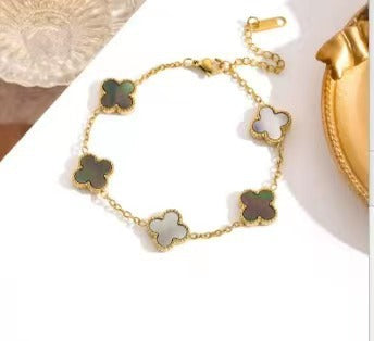 Four leaf clover bracelet (18k gold)