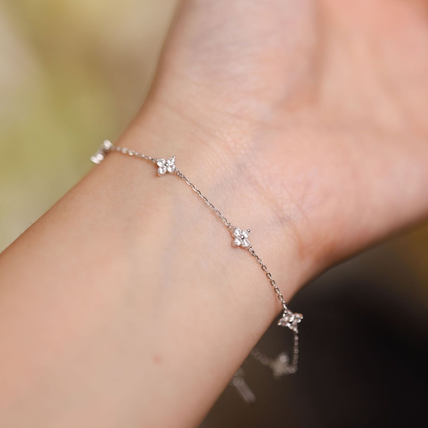 925 Sterling Silver Five Small Flower Clear Zircon Bracelet