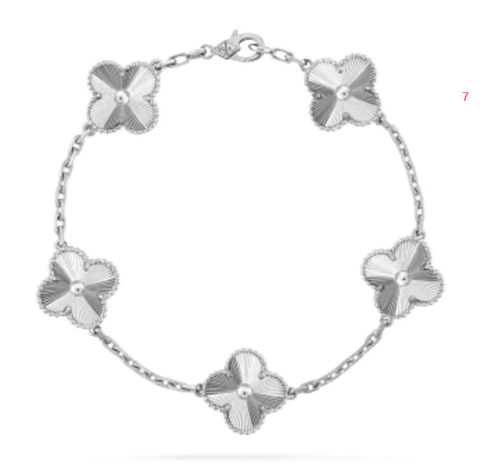 Four leaf clover bracelet (18k gold)